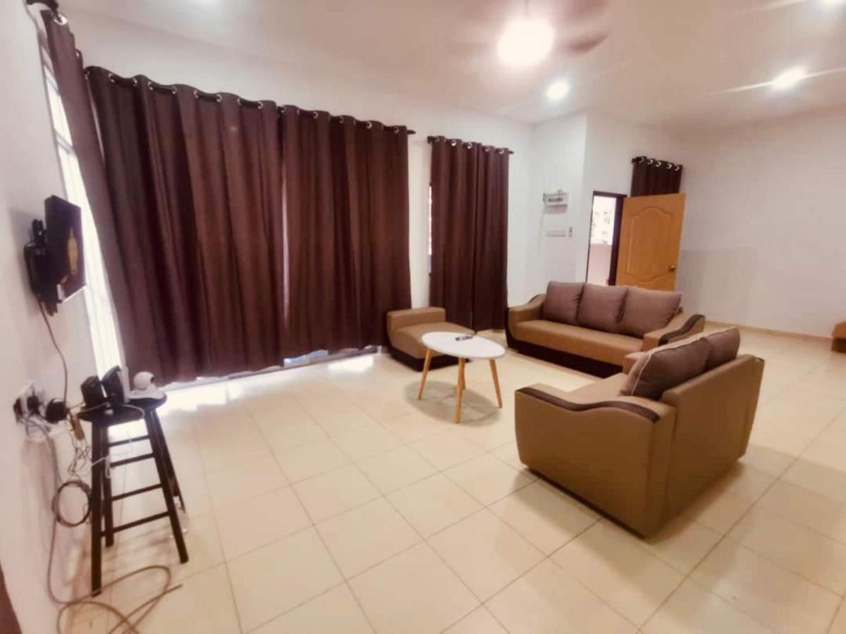 Oyo Homes 90524 D'J Pegaso Serom Homestay Muar Dış mekan fotoğraf